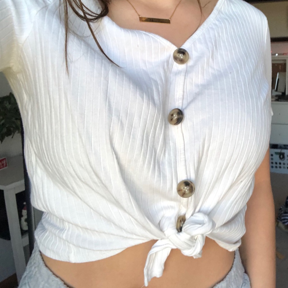 Cute white shein top! - Picture 3 of 3